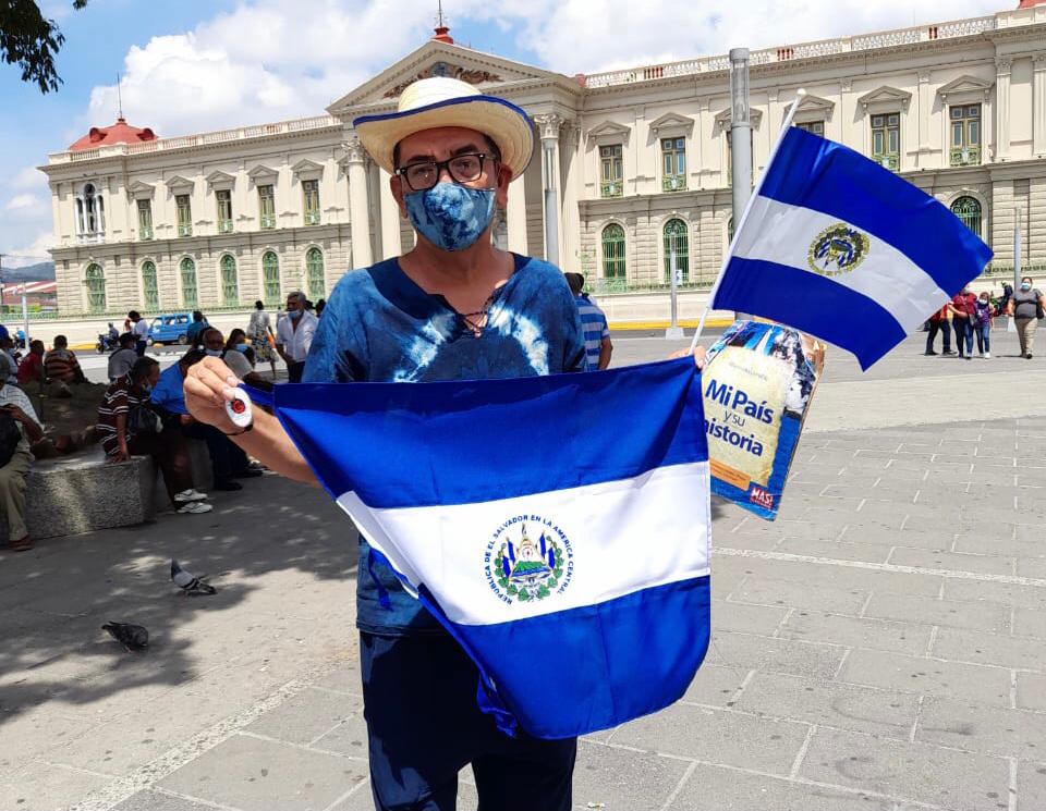 Oscar Wilfredo Ramírez, busca la identidad salvadoreña con “Calicho Calichón”